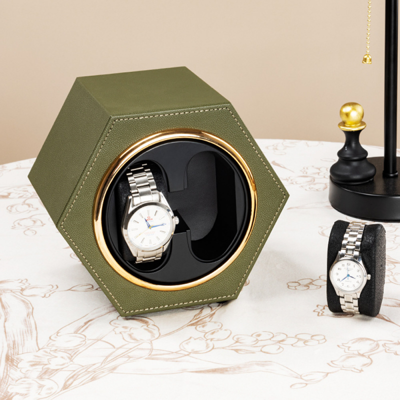新型Type-Cミニシングルモーターウォッチワインダーボック - Luxury Watch Winder Box のレビューと価格