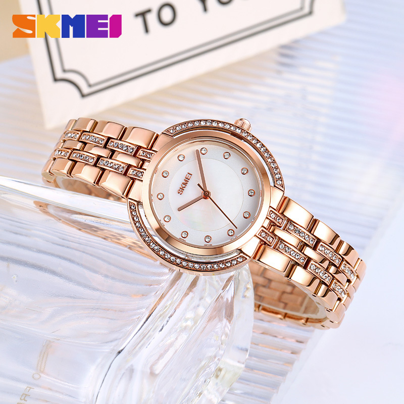 レディースブレスレットクォーツ時計高級ラインストーンダイヤル - Luxury Women'S Watch のレビューと価格
